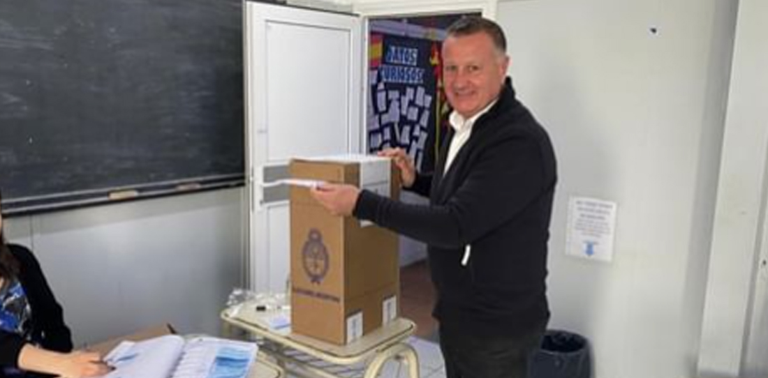 Galeria de referentes del automovilismo votando: 2- VOTO PILOTOS.jpg